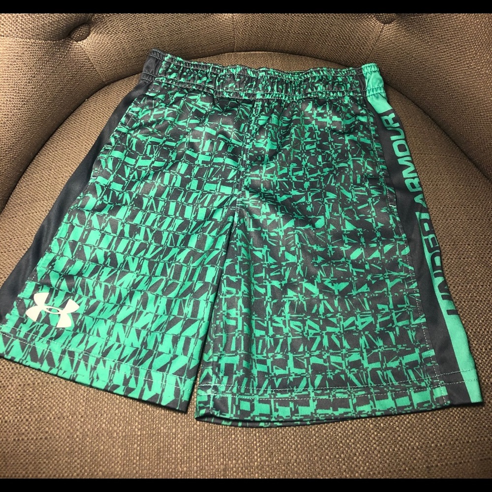 EUC! UNDER ARMOUR Little Boy Athletic Shorts- Sz 4